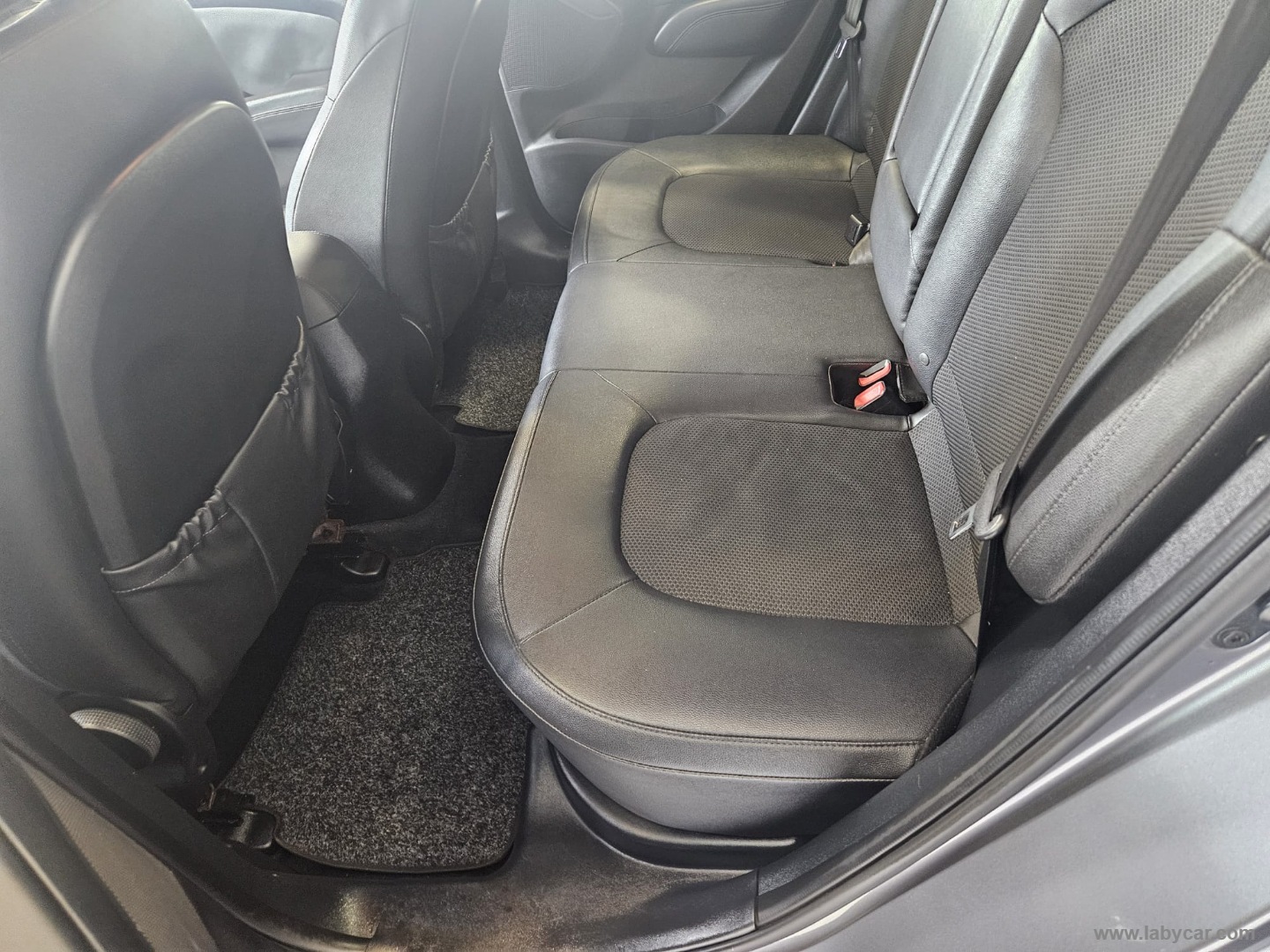 ix35 1.7 CRDi 2WD Comfort - immagine 7