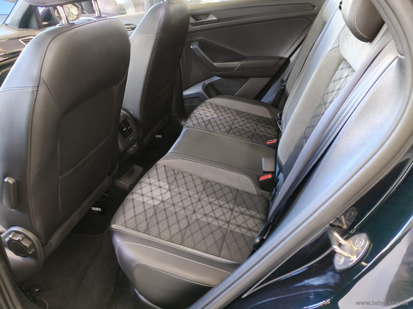 T-Roc 2.0 TDI SCR 150 CV DSG R-Line - immagine 7
