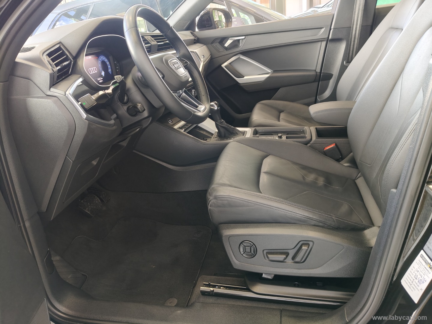 Q3 35 TDI S tronic Business Advanced - immagine 7