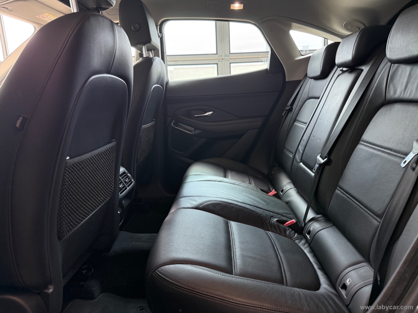 E-Pace 2.0D 150CV AWD aut. - immagine 7