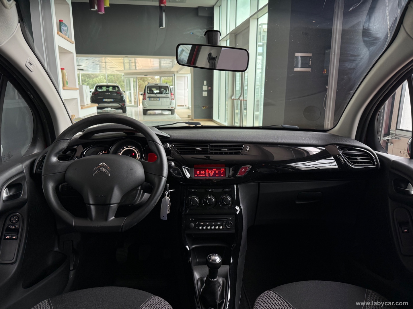 C3 1.2 VTi 82 Vanity Fair 10 - immagine 7