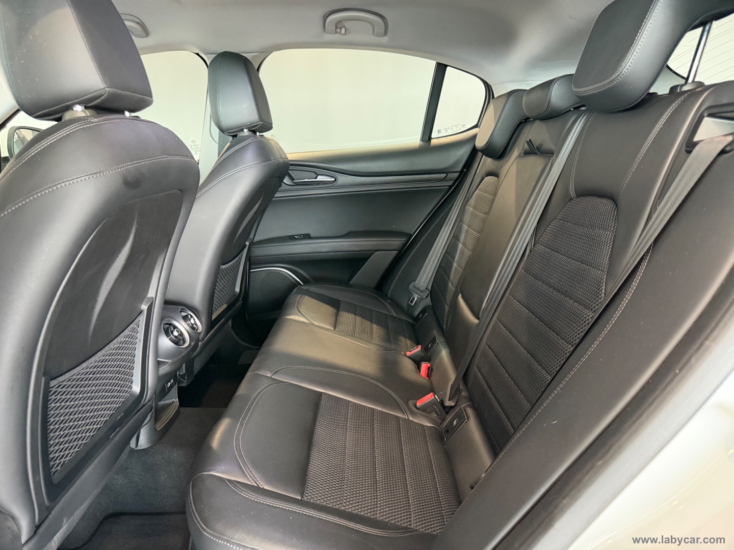Stelvio 2.2 T.diesel 150CV AT8 RWD Super - immagine 7
