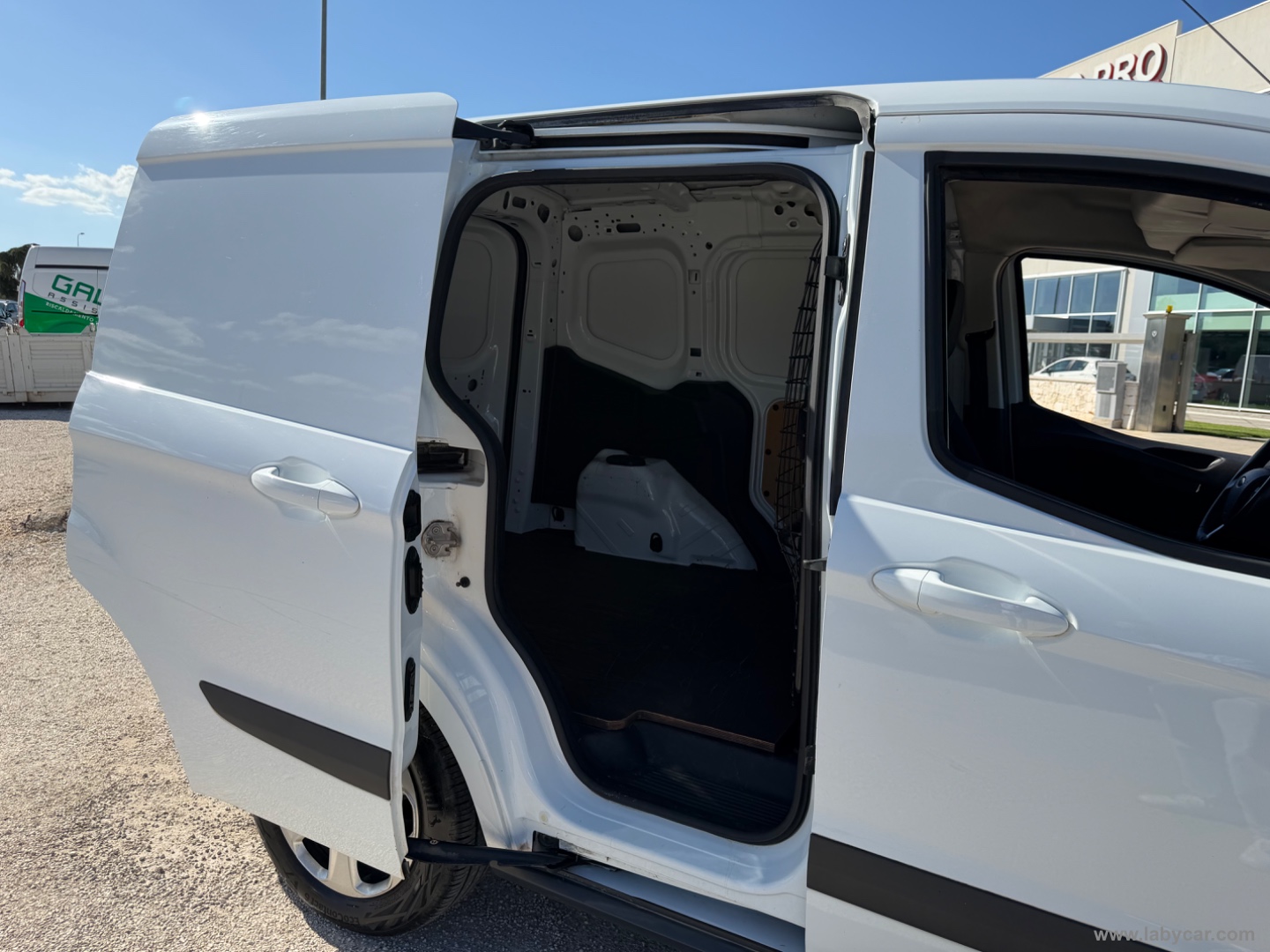 Transit Courier 1.5 TDCi 75CV Van Entry - immagine 7