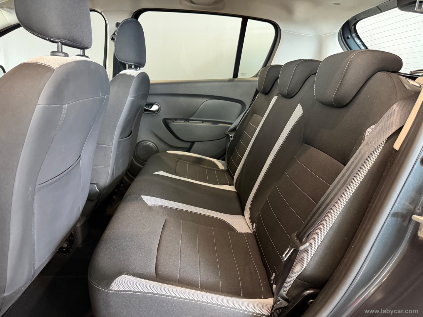 Sandero Stepway 0.9 TCe GPL 90CV Comfort GANCIO TRAINO - immagine 7
