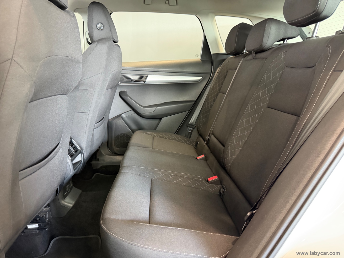 Karoq 1.6 TDI SCR Ambition - immagine 7