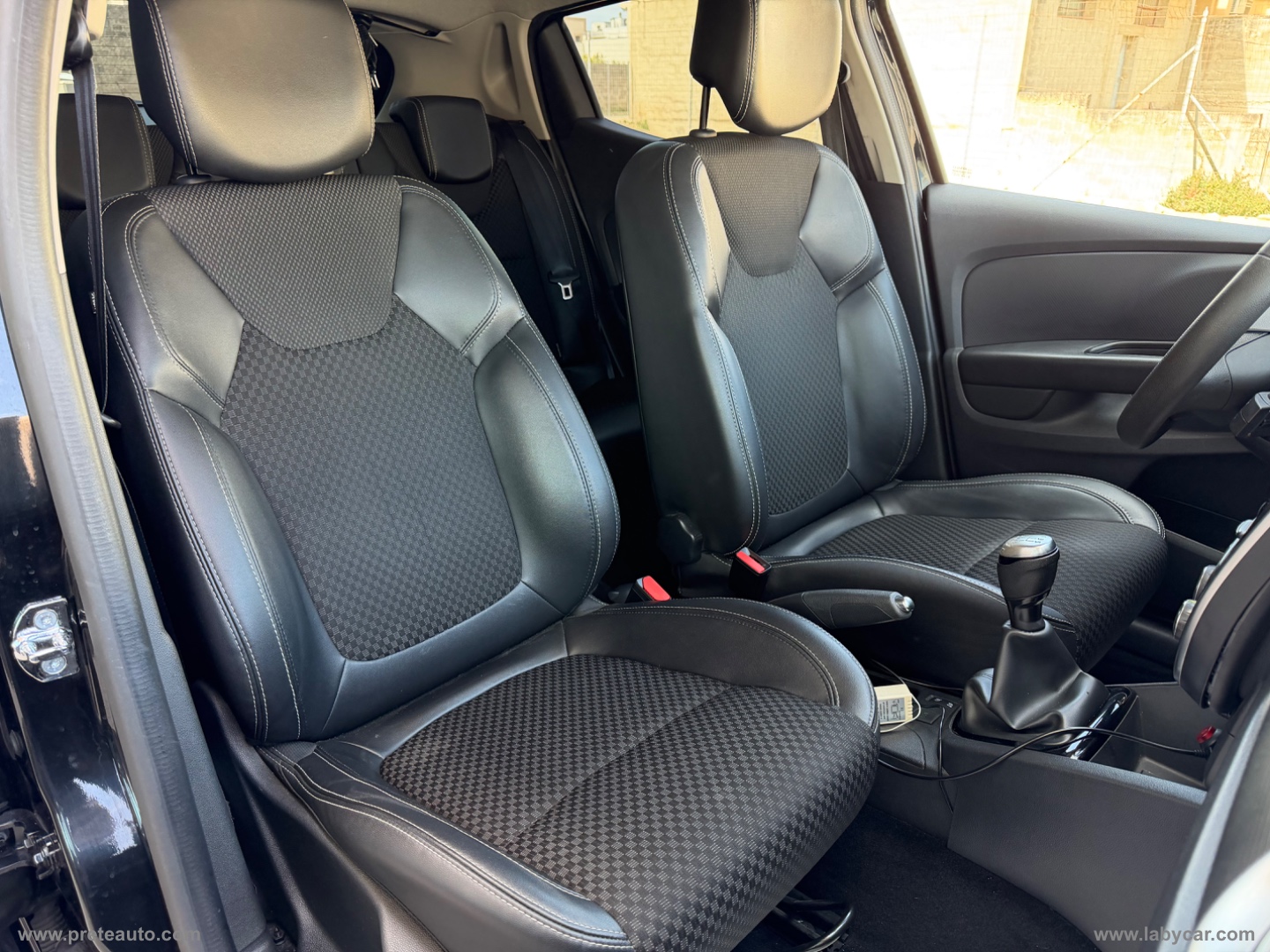 Clio 1.2 75 CV 5p. Intens - immagine 7