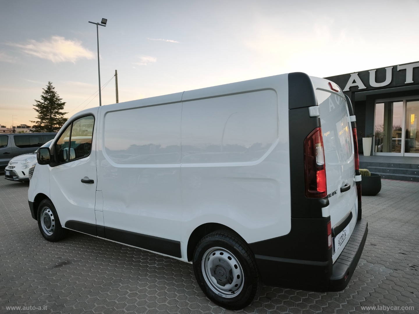 TRAFIC 2.0 DCI 130CV FURGONE ADVANCE - immagine 7
