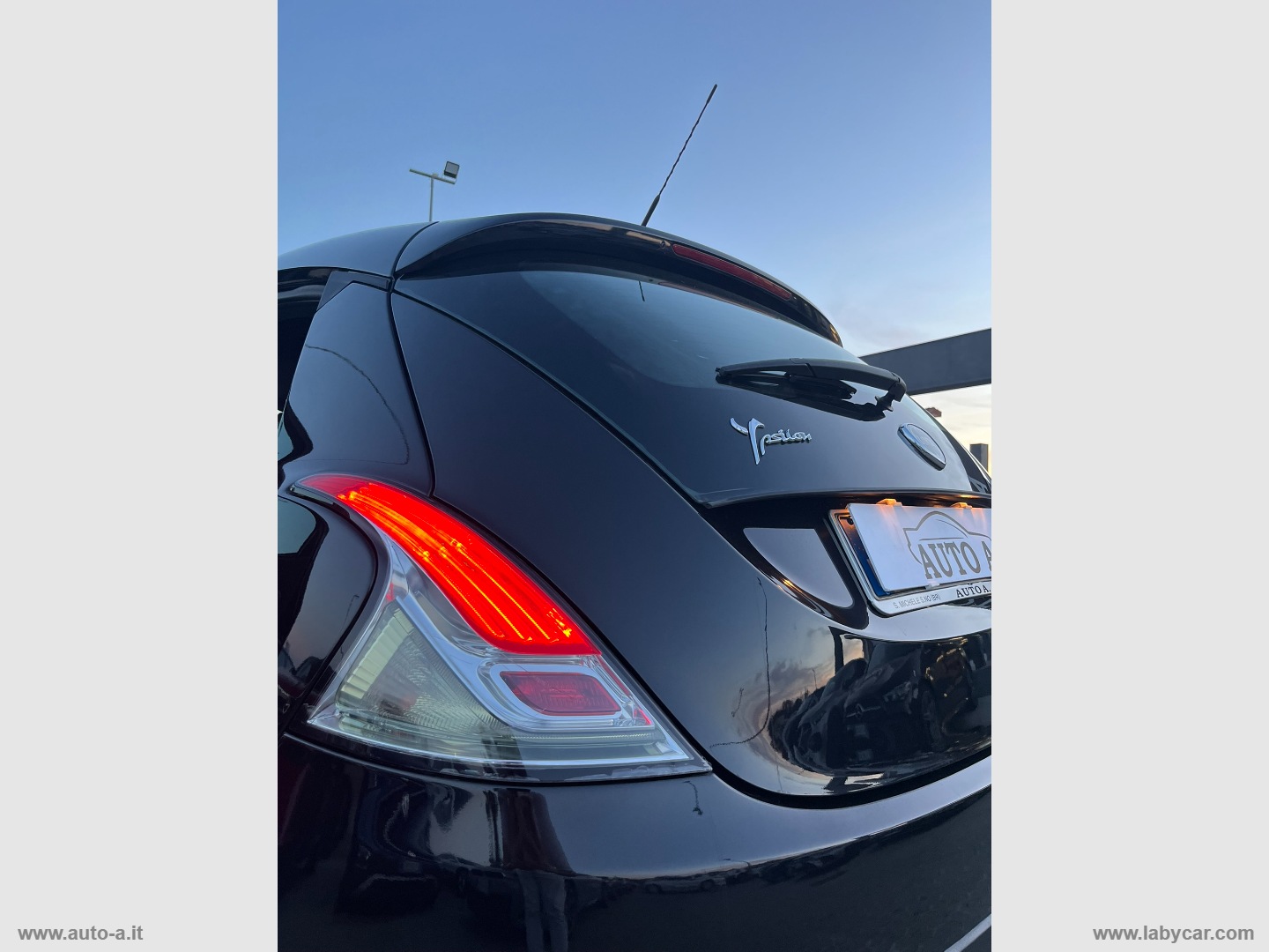 Ypsilon 1.2 69 CV 5p. S&S Silver - immagine 7