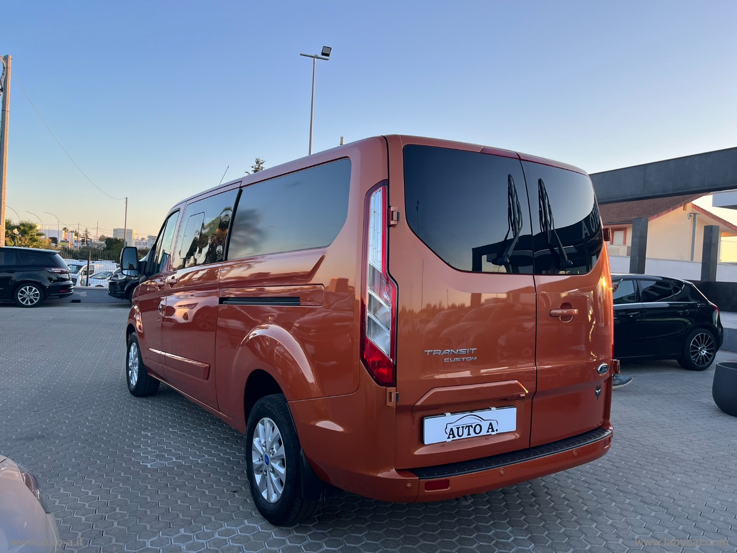 TRANSIT CUSTOM 2.0 TDCI 170 CV TITANIUM 5 POSTI - immagine 7