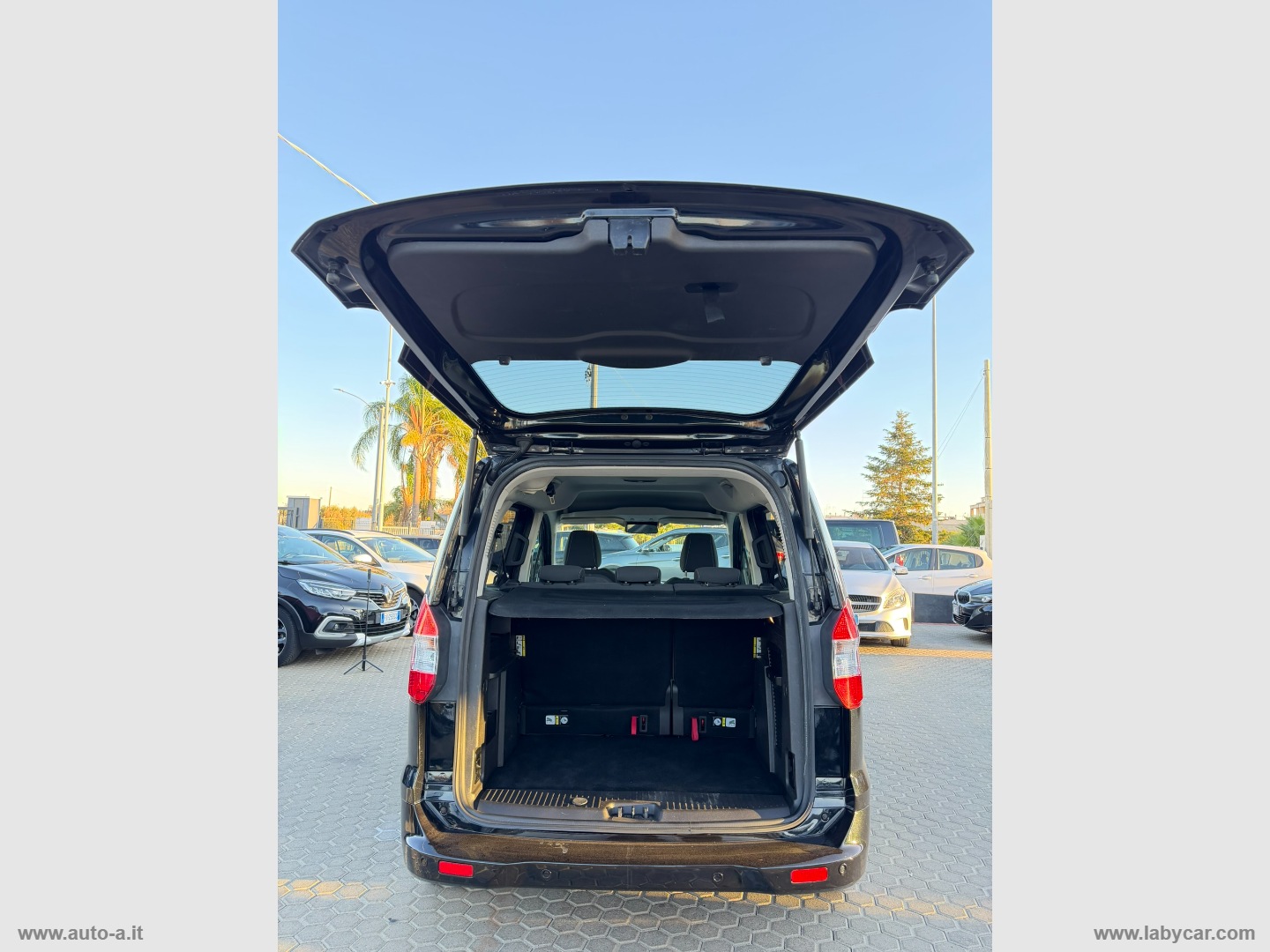 Tourneo Courier 1.0 EcoBoost 100 CV TITANIUM - immagine 7