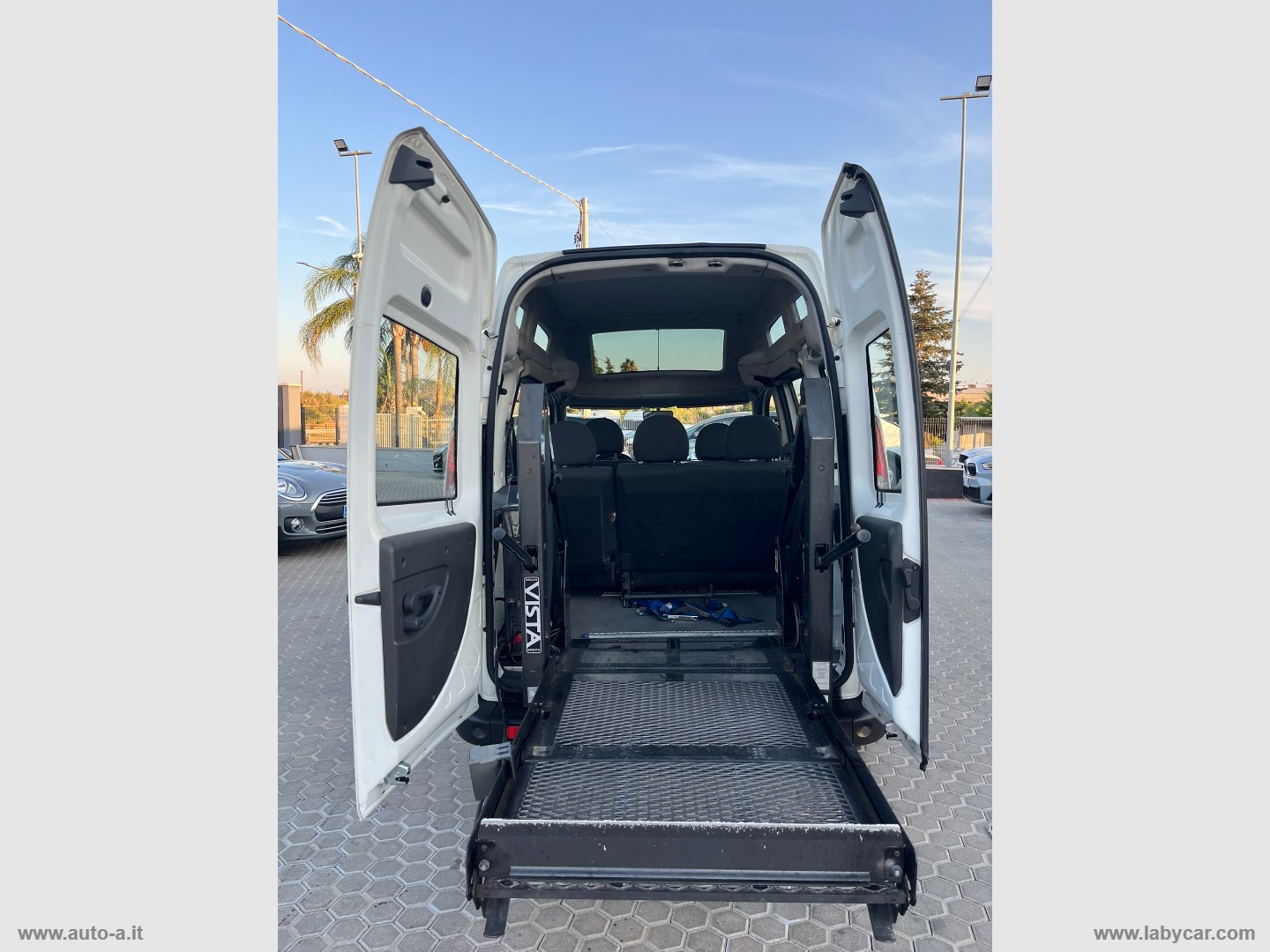 Doblò 1.3 MJT 16V Dynamic TRASPORTO DISABILI - immagine 7
