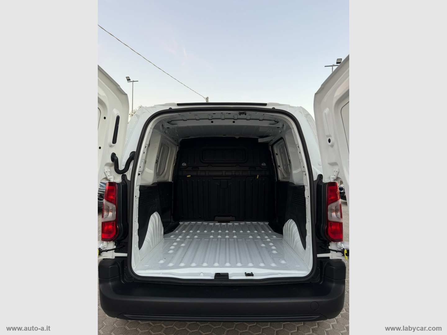 Berlingo BlueHDi 100 CV 3 POSTI - immagine 7
