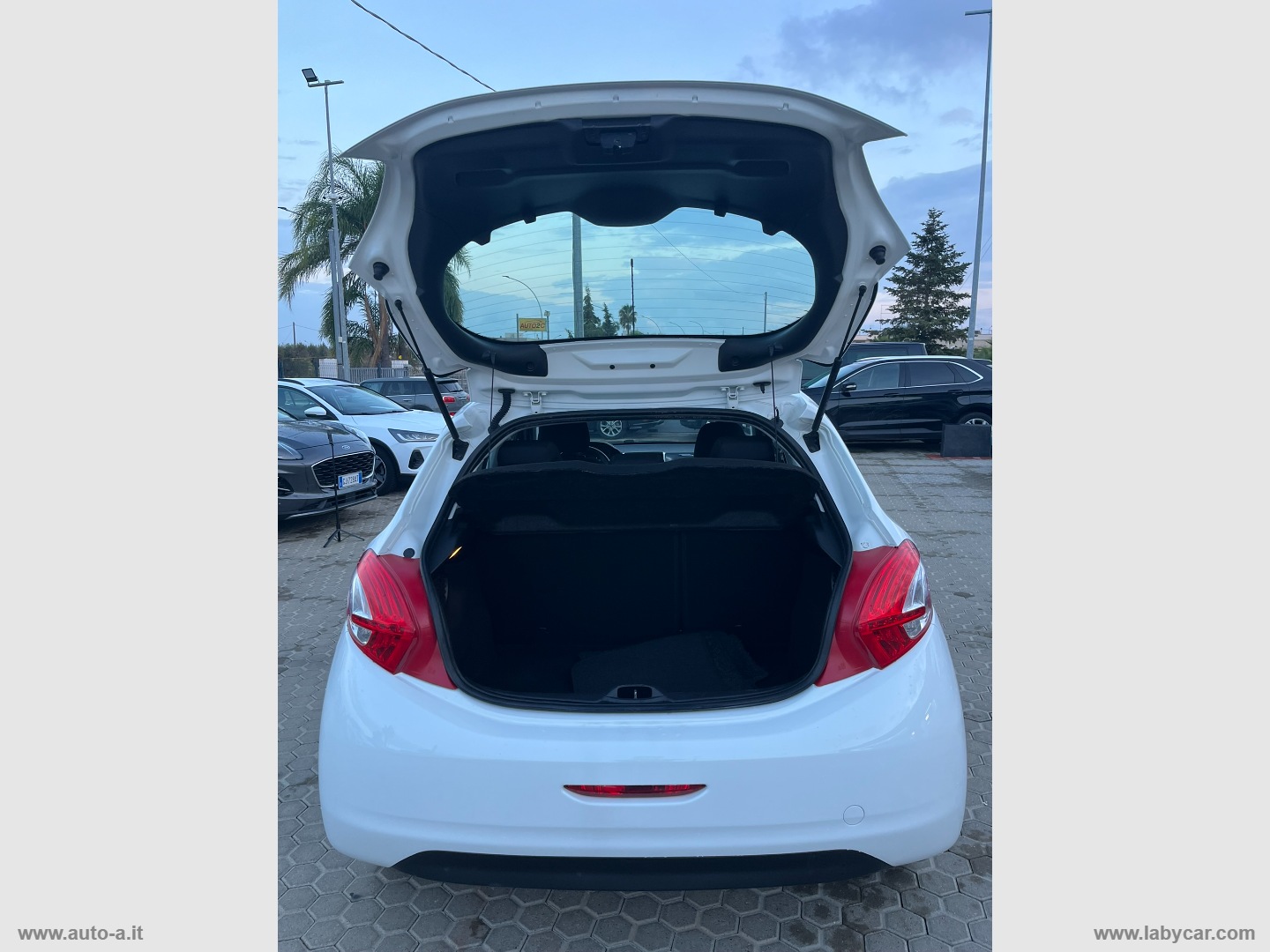 208 1.4 HDi 68 CV 5p. Active - immagine 7