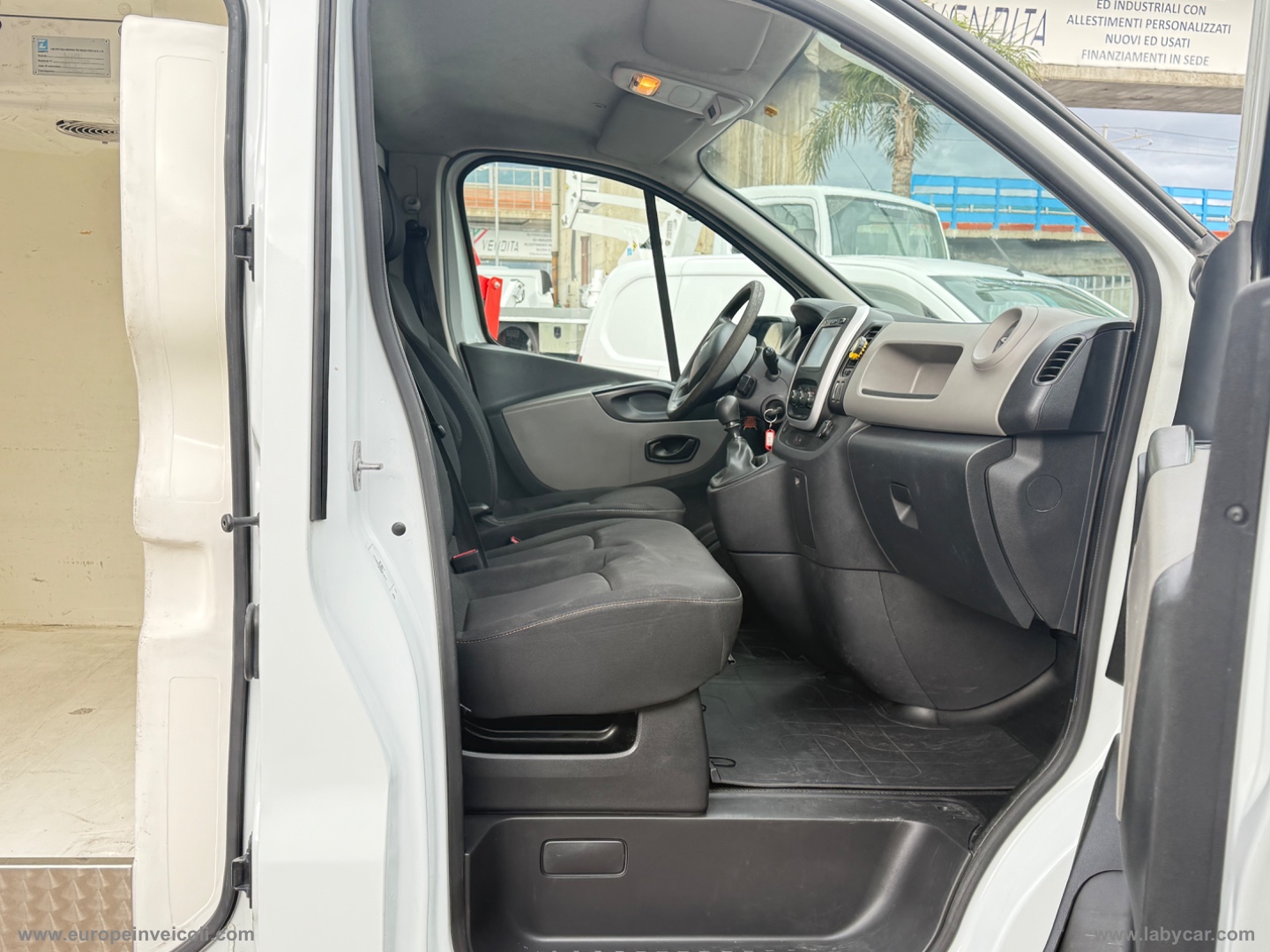 TRAFIC FURGONE FRIGO ISOTERMICO ATP 2027 ATP 05/2027 - immagine 7