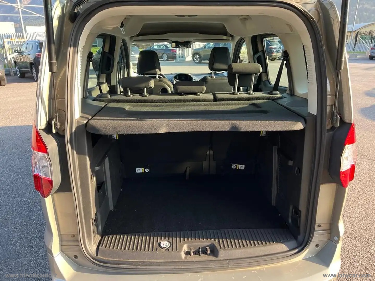 Tourneo Courier 1.0 EcoBoost 100 CV CON GANCIO TRAINO - immagine 7