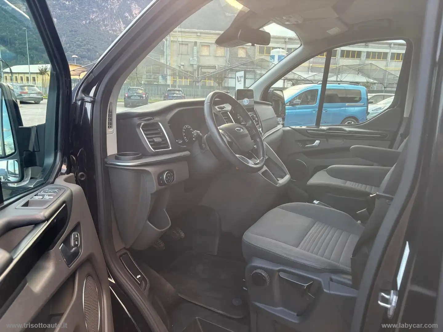 Tourneo Custom 320 2.0 EcoB 185CV MHEV 8 POSTI - immagine 7