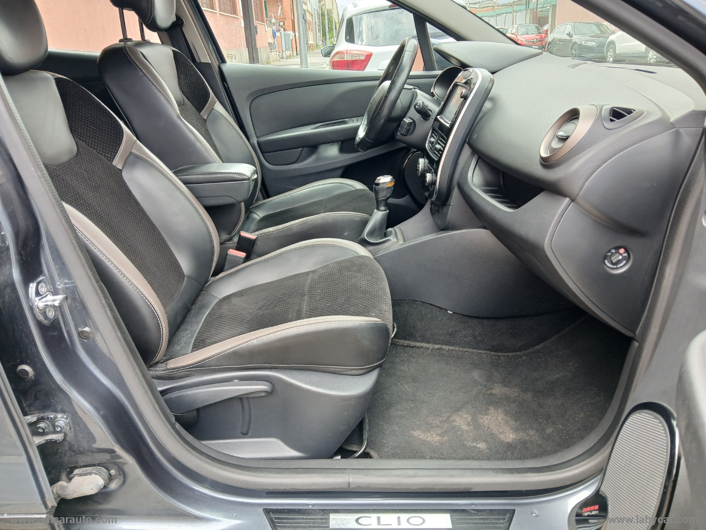 Clio 1.2 75 CV 5p. Duel - immagine 7