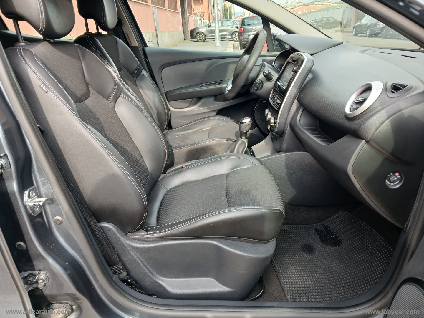 Clio TCe 12V 90 GPL S&S 5p. Energy Duel - immagine 7