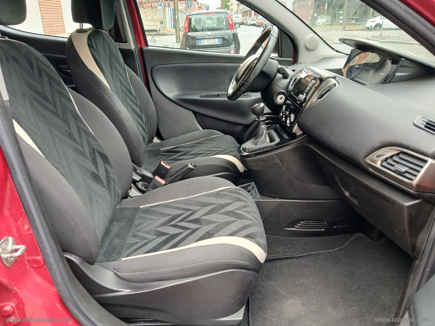 Ypsilon 1.2 69 CV 5p. - immagine 7