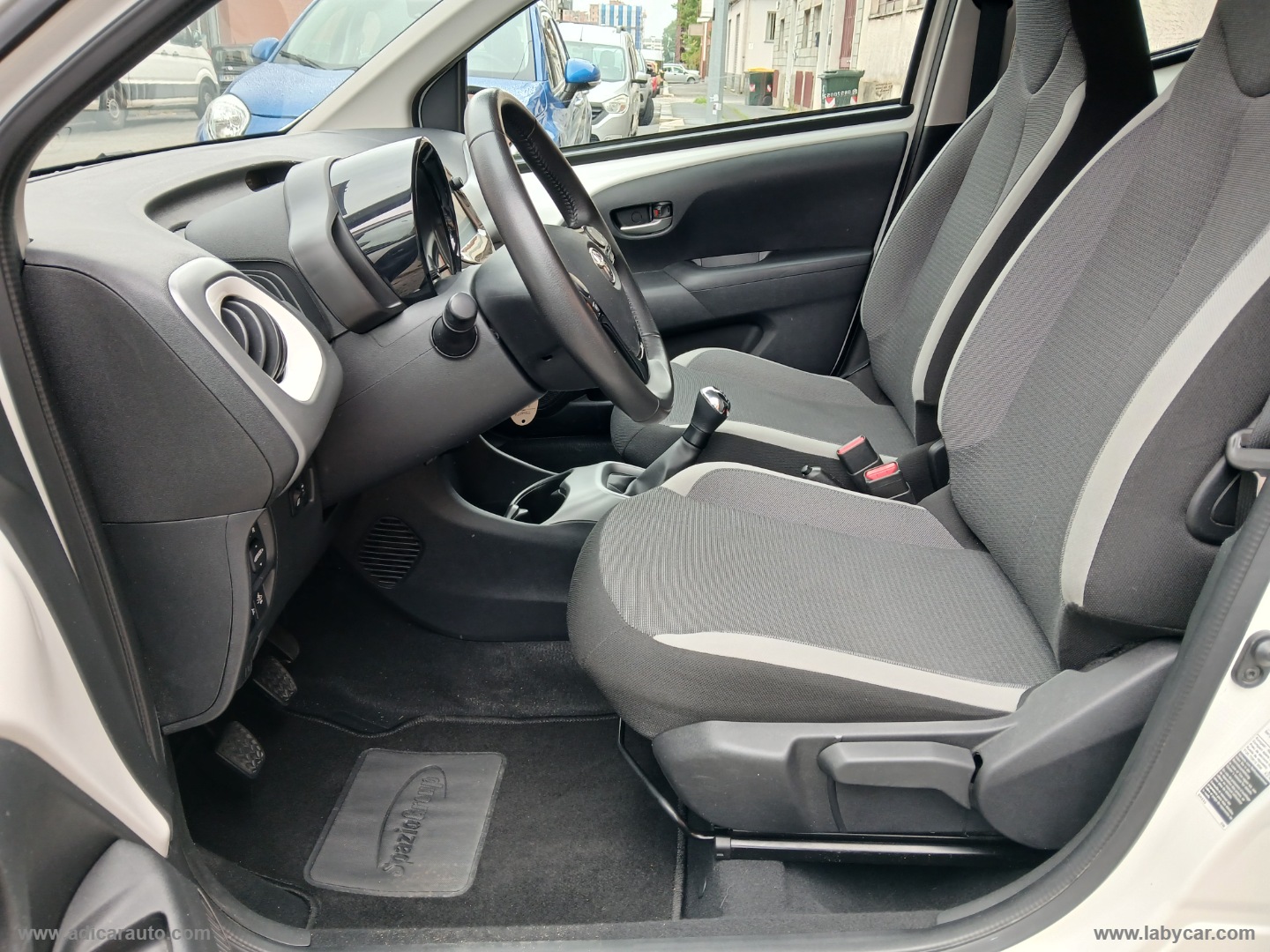 Aygo Connect 1.0 VVT-i 72 CV 5p. x-cool - immagine 7