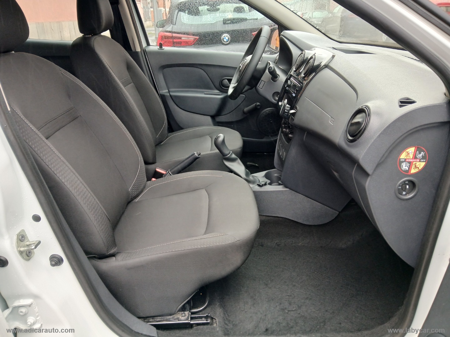 Logan MCV 1.0 SCe 12V 75CV S&S - immagine 7