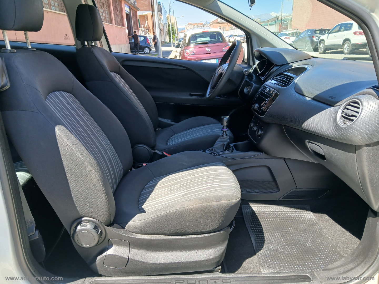 Punto 1.2 8V 3p. Lounge - immagine 7