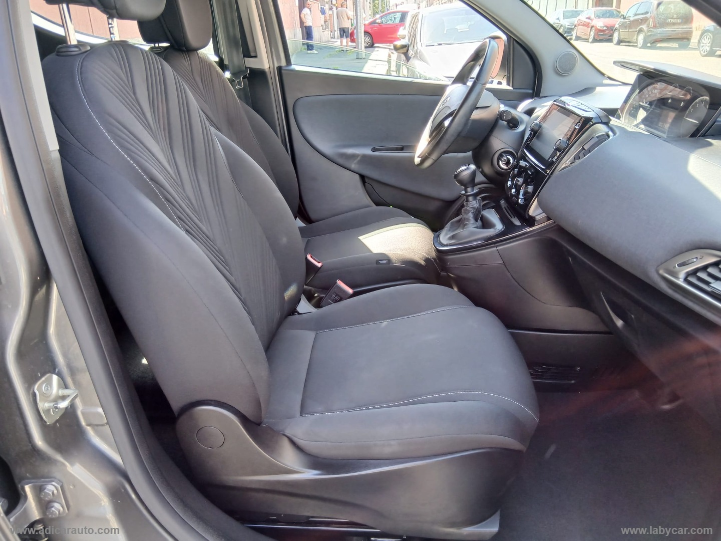 Ypsilon 1.0 FireFly 5p.S&S Hyb. Eco Gold - immagine 7