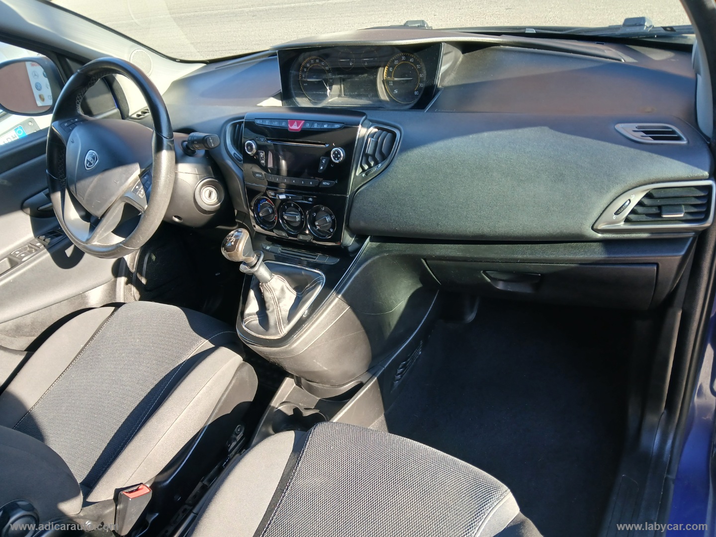 Ypsilon 1.2 69 CV 5p. S Momodesign - immagine 7
