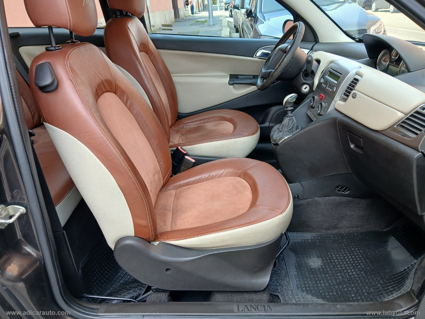Ypsilon 1.4 16V 95 CV - immagine 7