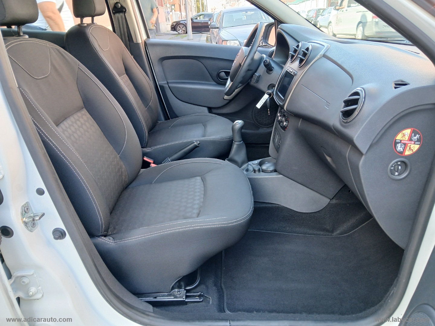 Sandero 1.2 GPL 75 CV Ambiance - immagine 7