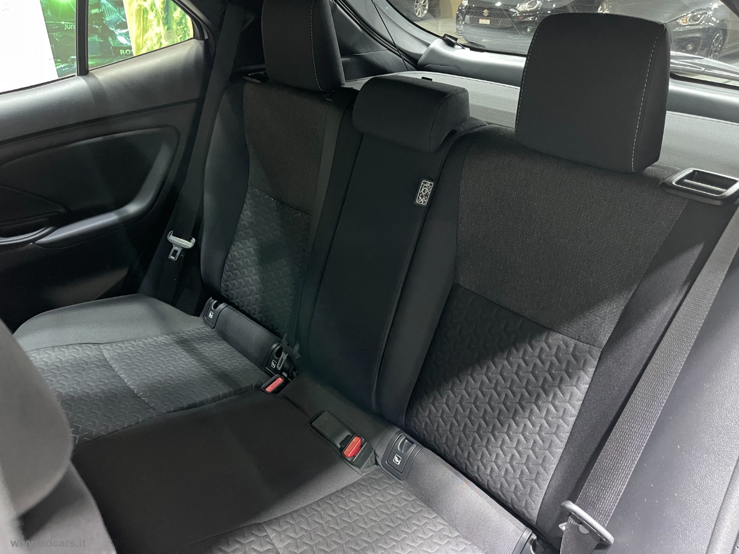Yaris Cross 1.5 Hyb. 5p. E-CVT AWD Trend *4X4*NEOPATENTATI* - immagine 7