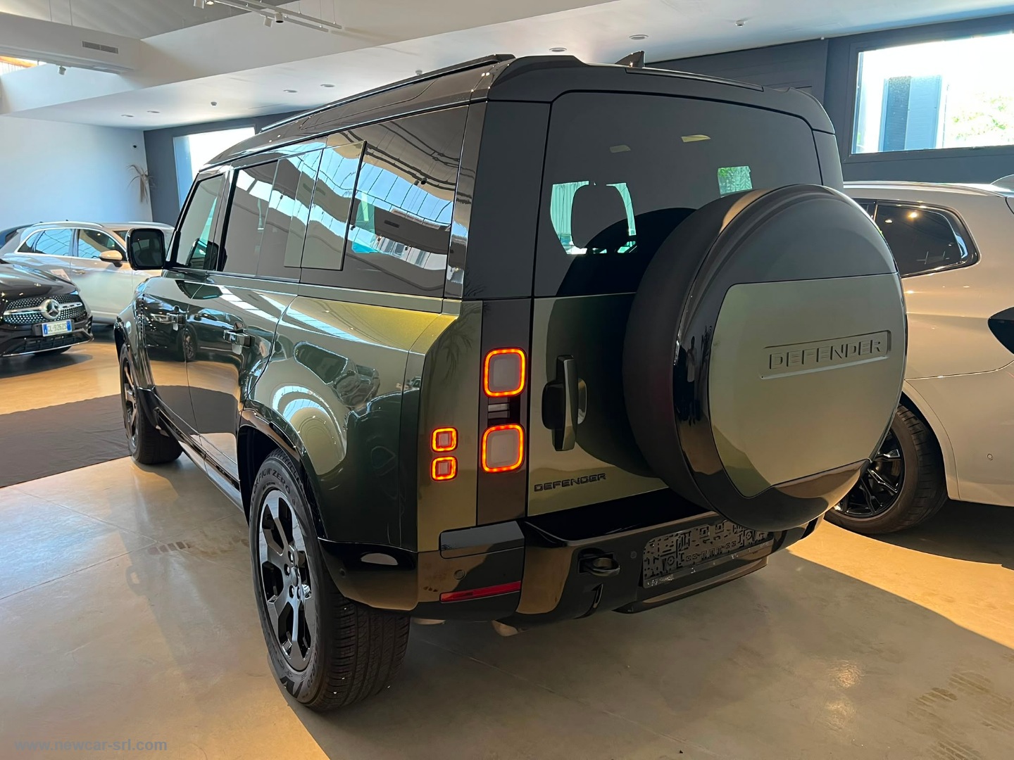 Defender 110 3.0D I6 250 AWD X-Dyn.SE N1 - immagine 7