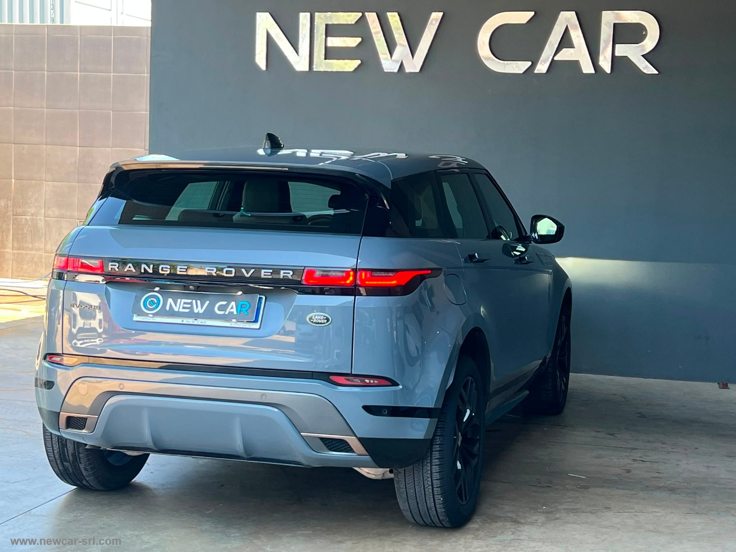 RR Evoque 2.0D I4 163 CV AWD Auto R-D.SE - immagine 7