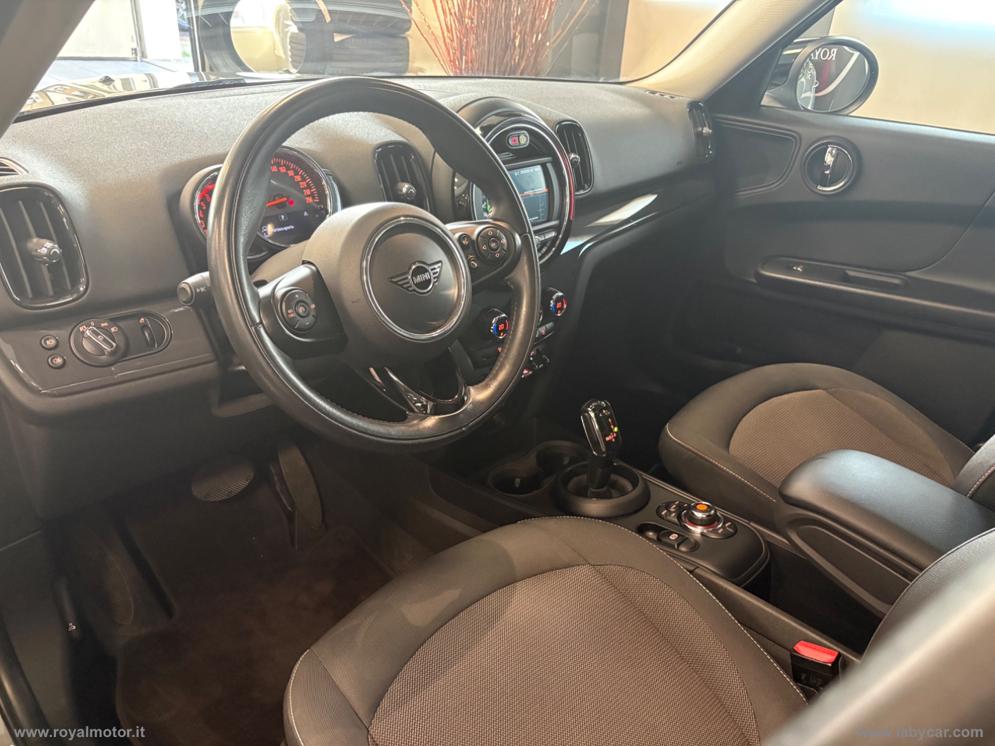 Mini Cooper D Business Countryman Aut. - immagine 7