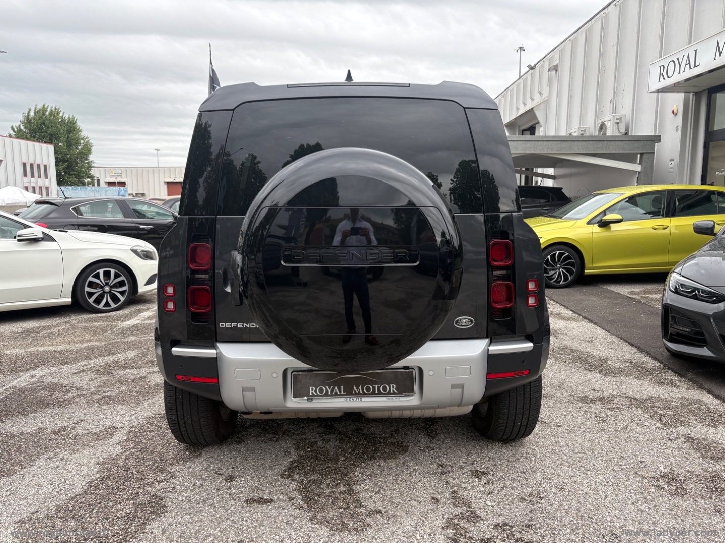 Defender 110 3.0D I6 250 CV AWD Auto - immagine 7