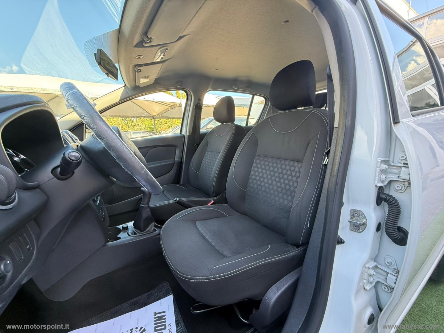 Sandero 1.5 dCi 8V 75 CV Lauréate - immagine 7