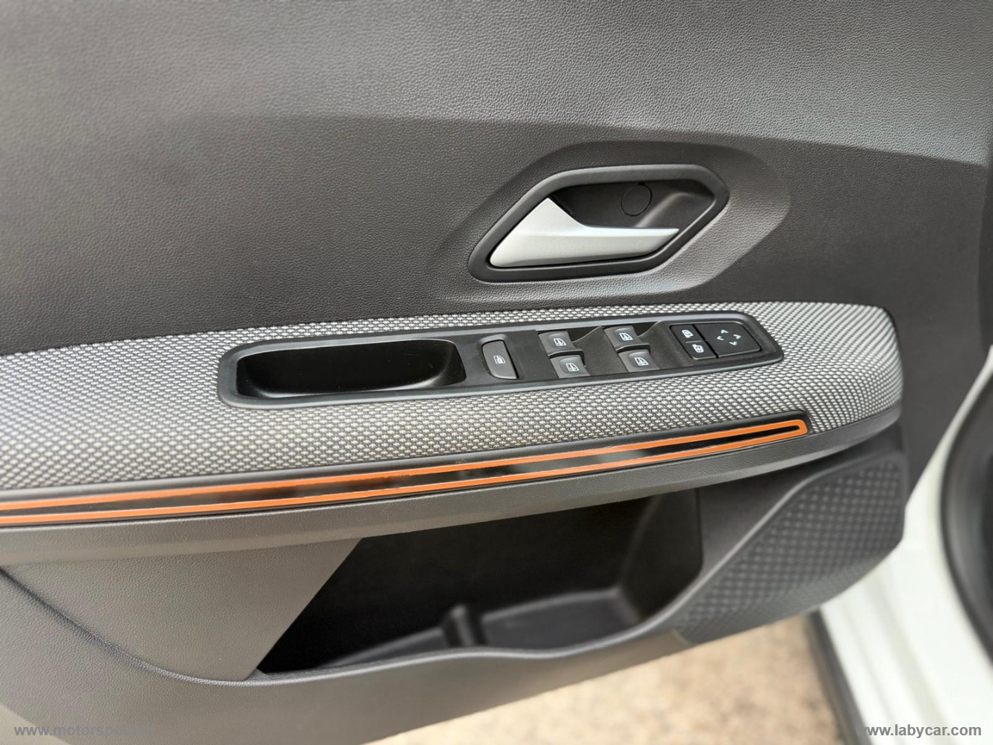 Sandero Stepway 1.0 TCe ECO-G Expression - immagine 7