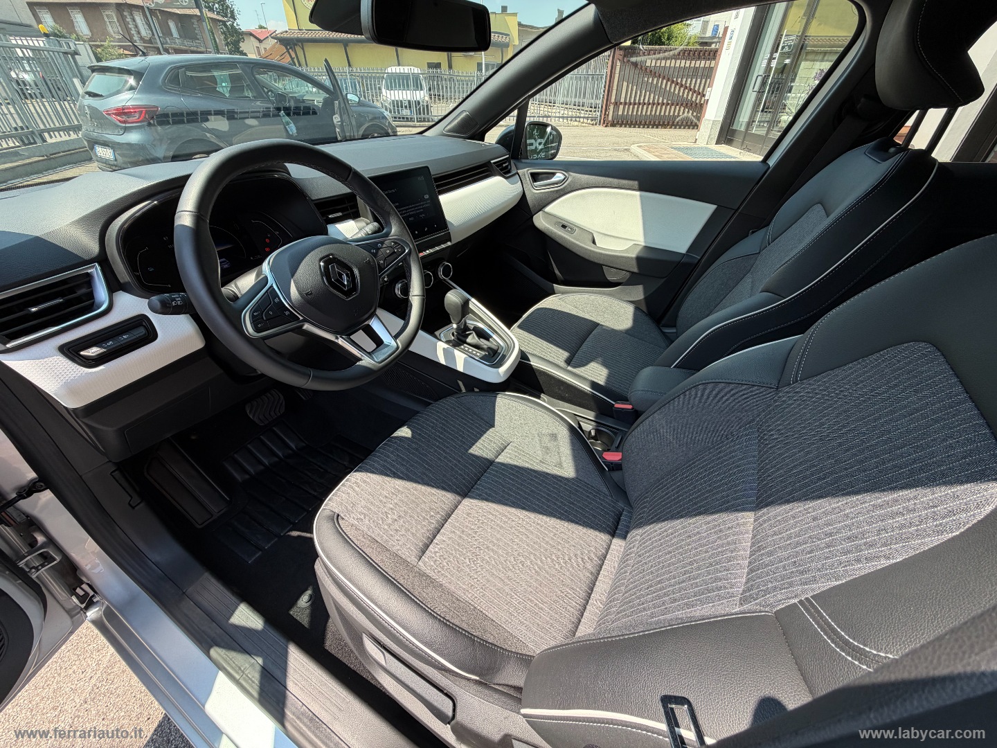 Clio Full Hybrid E-Tech 145 CV Techno SOLO 10.000 KM!!! - immagine 7