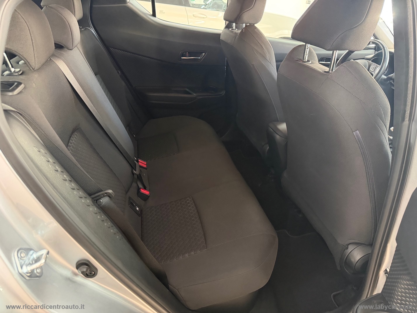 C-HR 1.8 Hybrid E-CVT Active - immagine 7