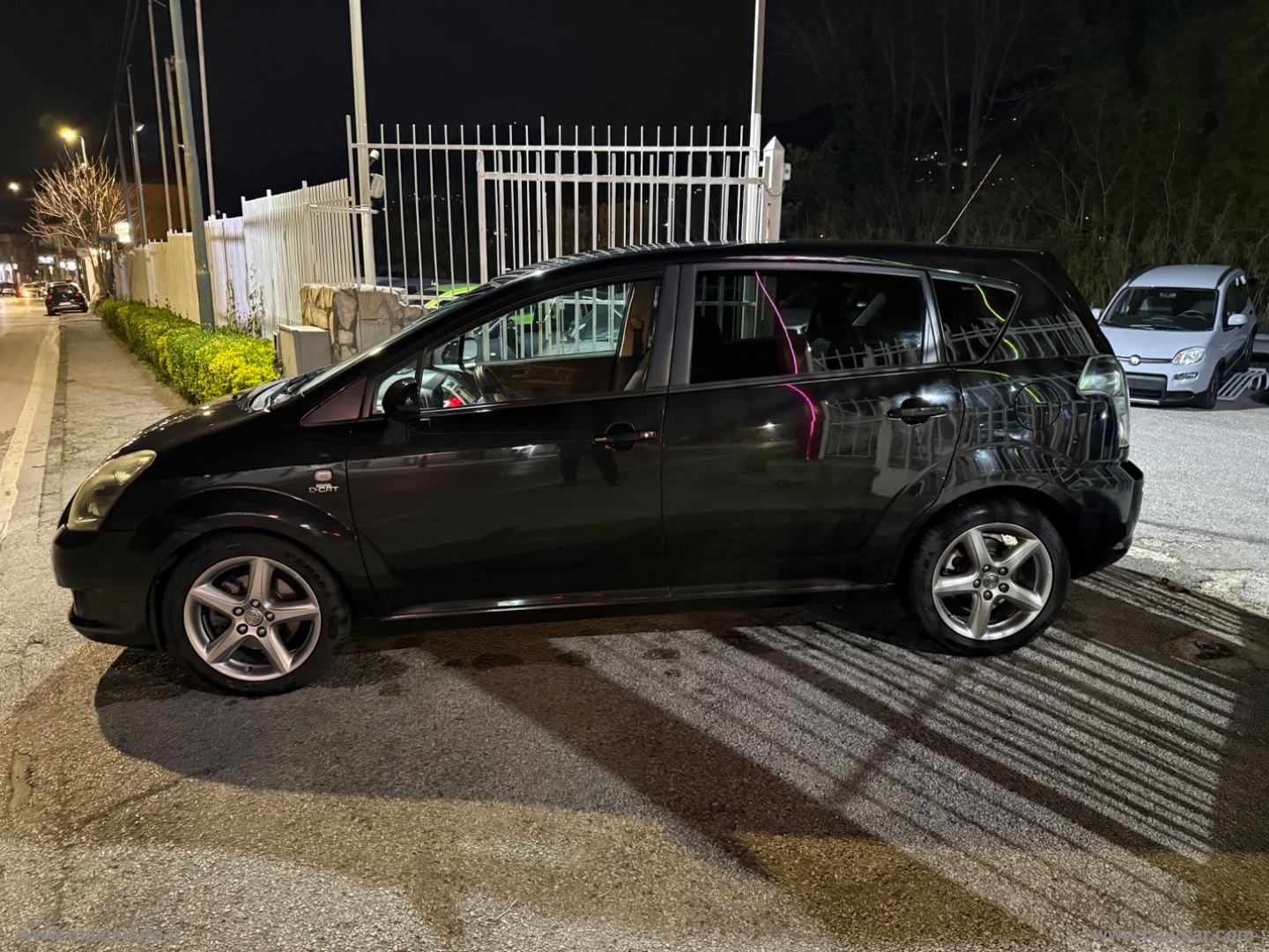 Corolla Verso 2.2 16V D-4D D-Cat 7pti 7P. - immagine 7