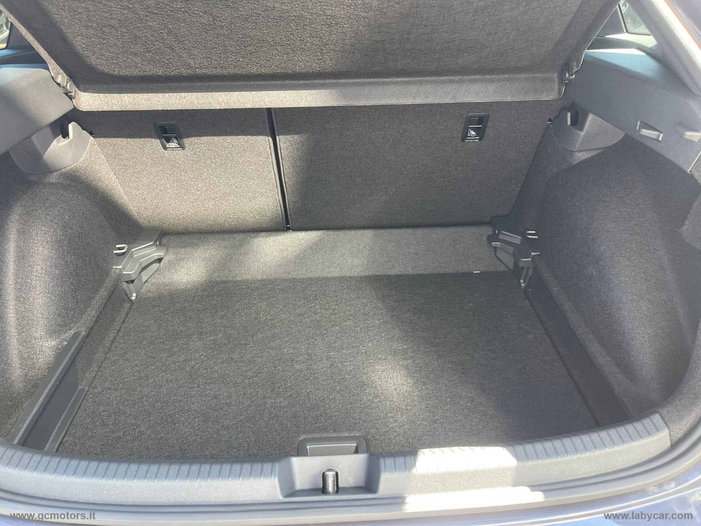 Volkswagen Taigo Taigo 1.0 TSI 115 CV R-Line - Immagine 7