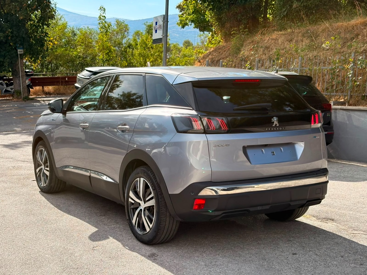 Peugeot 3008 Hybrid 225 e-EAT8 Allure Pack - Immagine 7