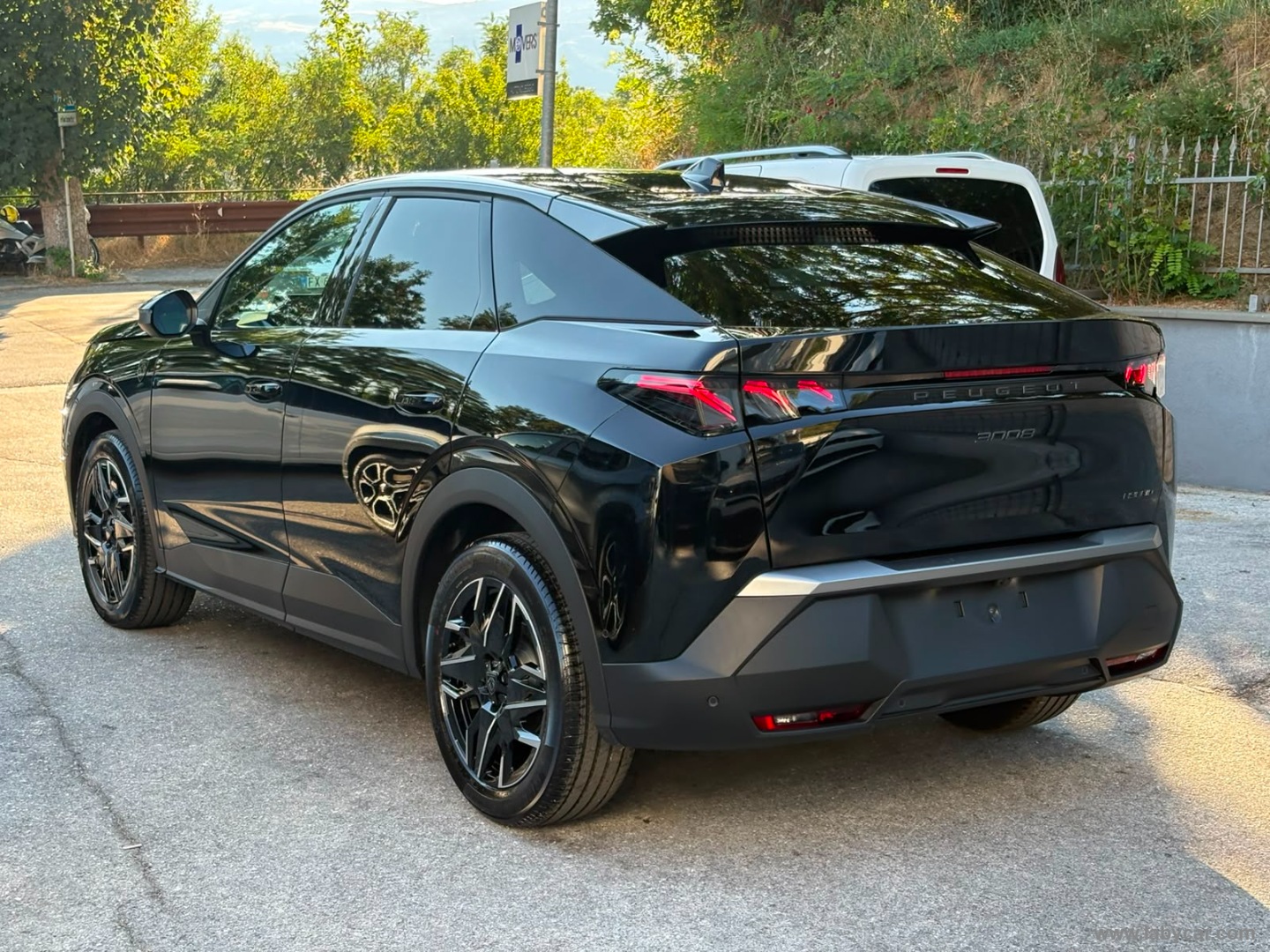 Peugeot 3008 Hybrid 145 e-DCS6 GT - Immagine 7