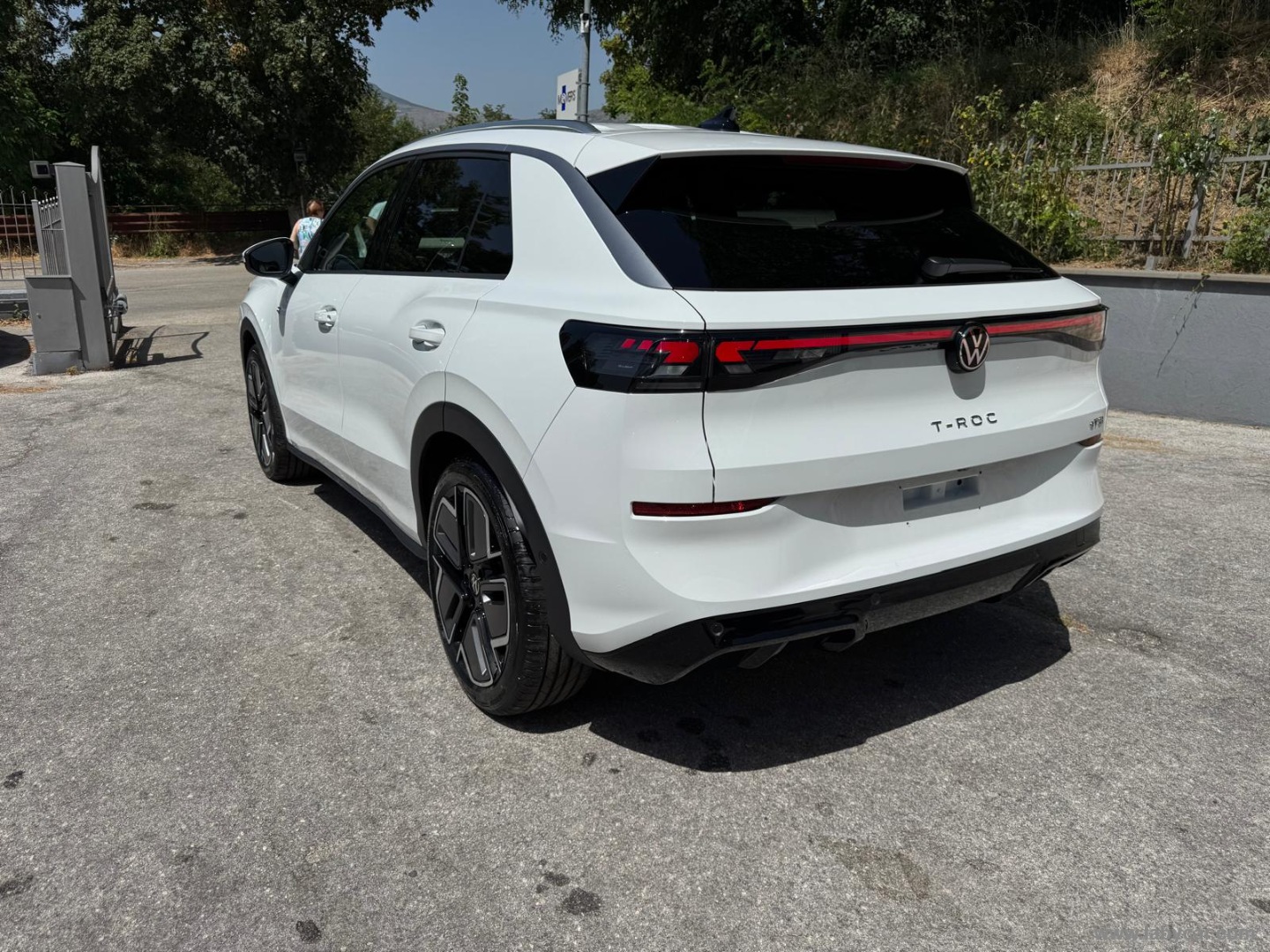 Volkswagen T-Roc 1.5 eTSI ACT 150 CV DSG R-Line - Immagine 7