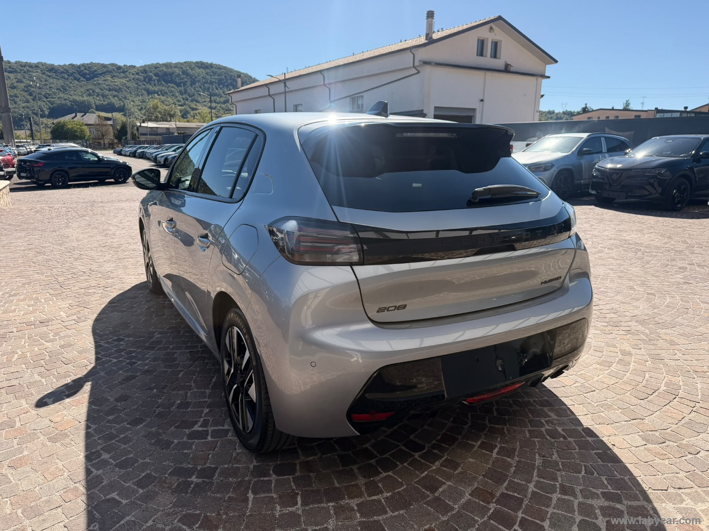 Peugeot 208 Hybrid 110 e-DCS6 Allure - Immagine 7
