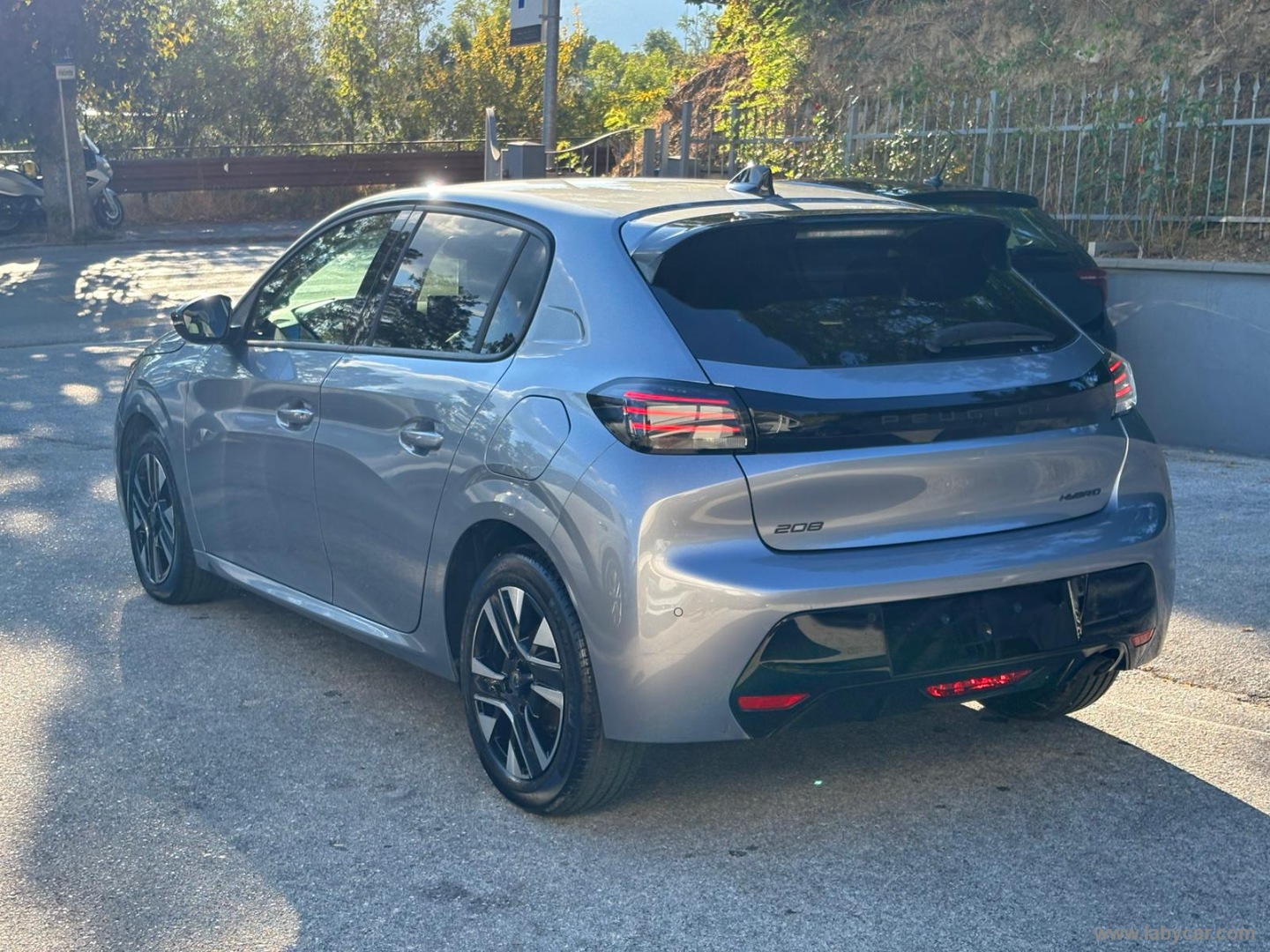 Peugeot 208 Hybrid 110 e-DCS6 Allure - Immagine 7