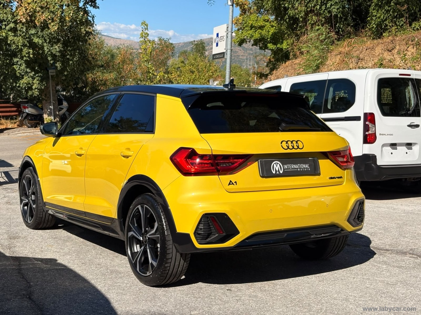 Audi A1 allstreet 30 TFSI S tr. Id. Contrast - Immagine 7