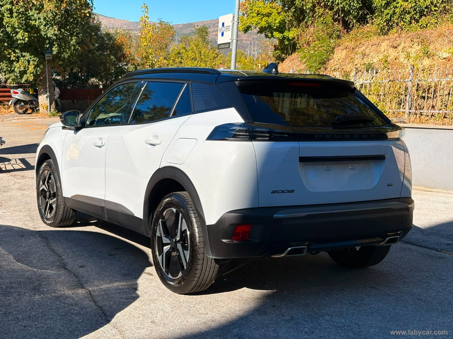 Peugeot 2008 PureTech 130 S&S EAT8 GT - Immagine 7