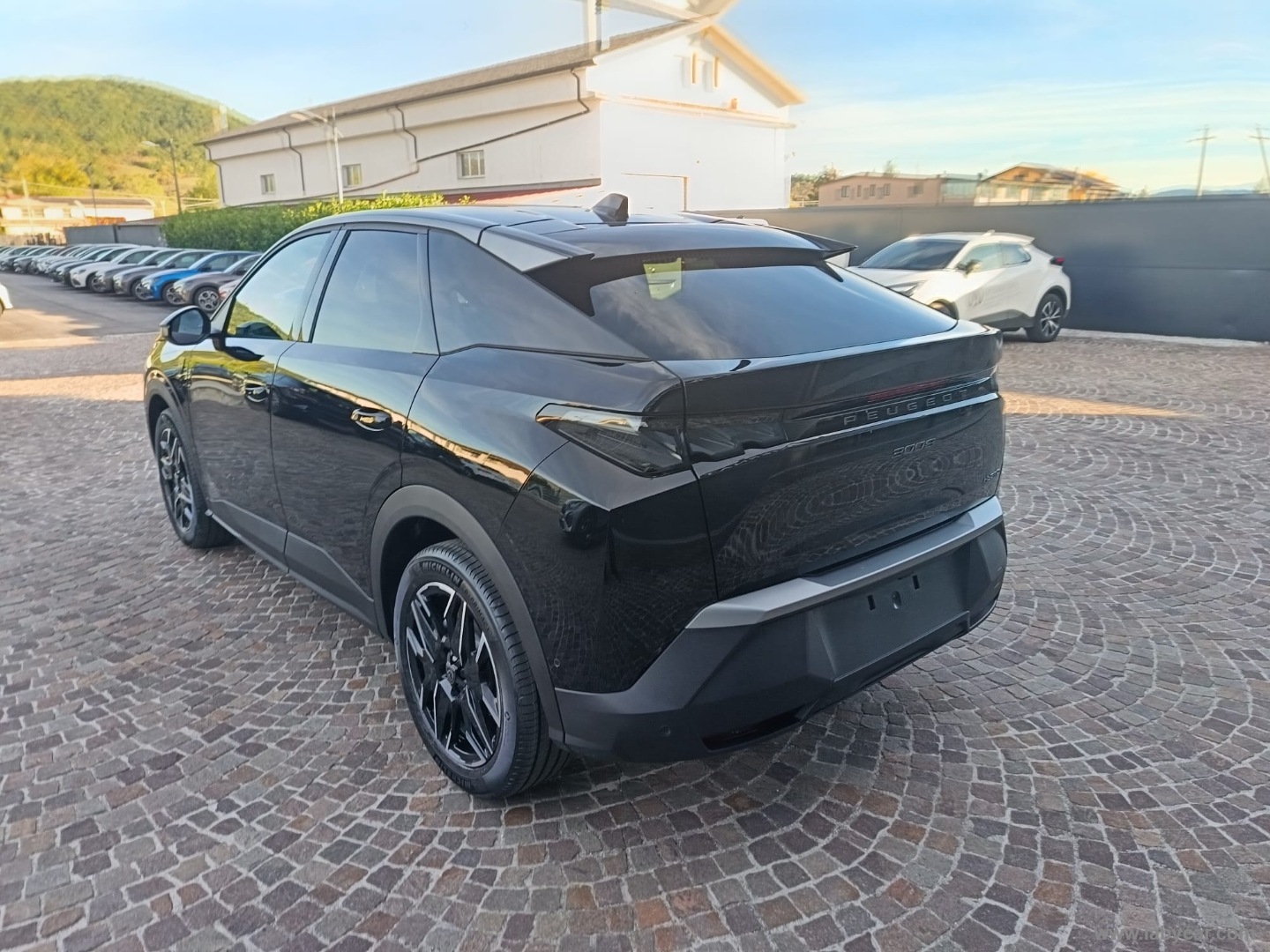 Peugeot 3008 Hybrid 145 e-DCS6 GT - Immagine 7