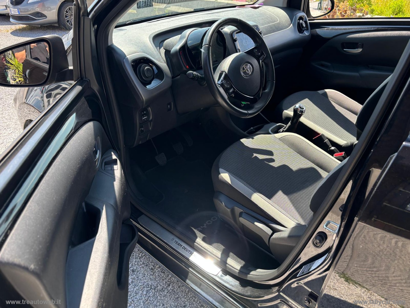 Aygo Connect 1.0 VVT-i 72 CV 5p. x-cool - immagine 7